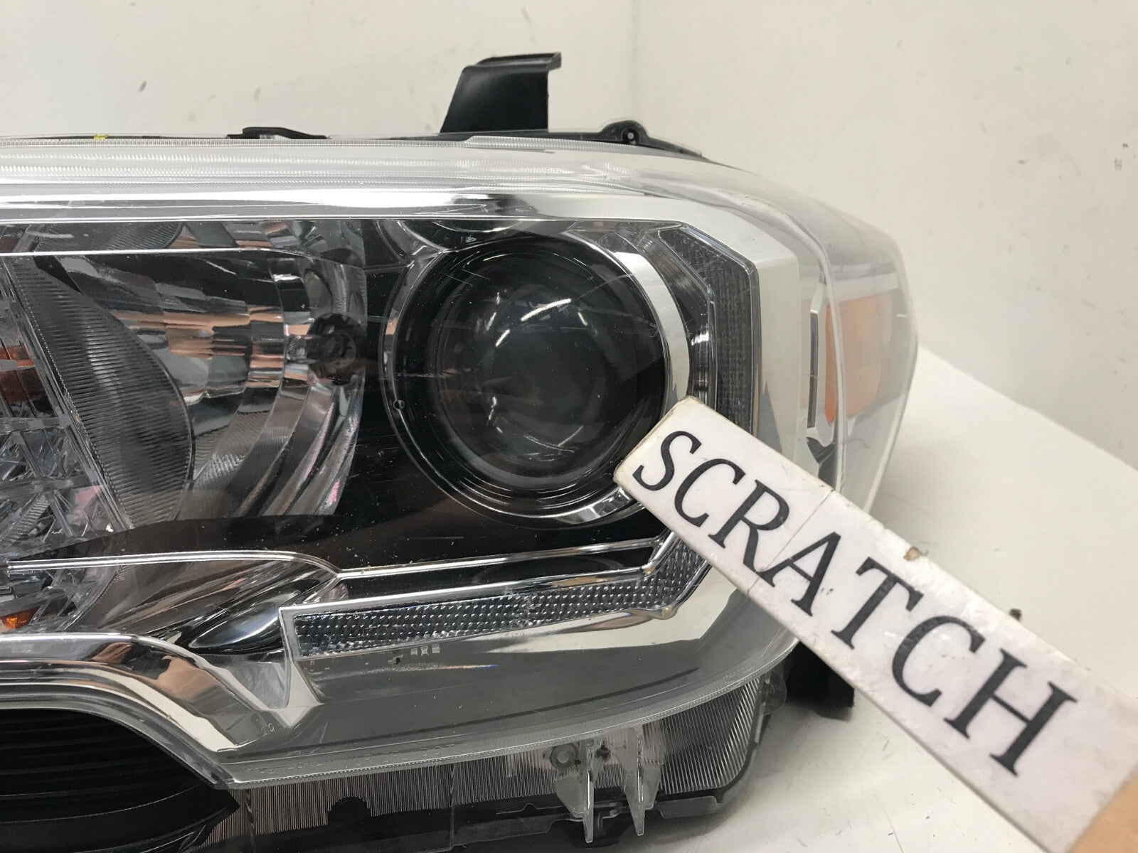 Headlight Damaged Left Driver LH Toyota Tacoma 2016-2021 8115004250 OEM