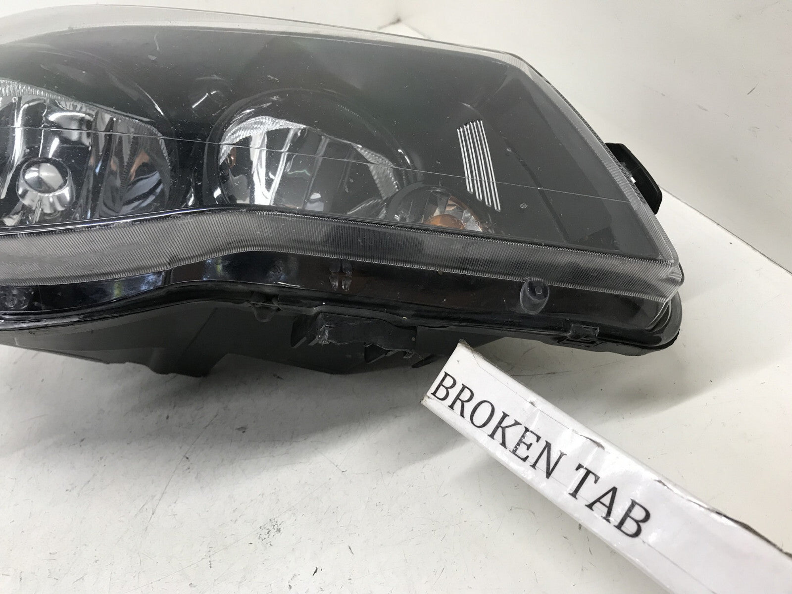 Halogen Headlight Damaged RH Right Dodge grand Caravan 2011-20 68206500AD OEM