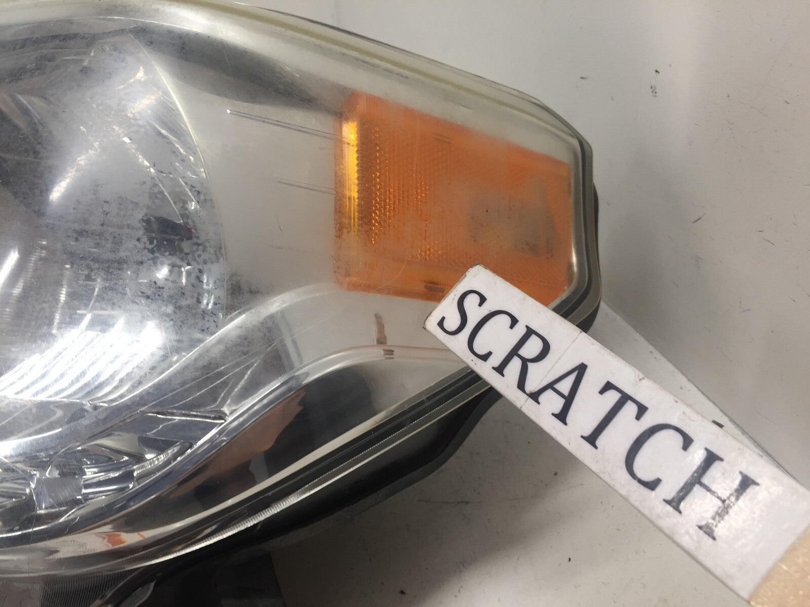 Headlight Damaged Head Lamp LH Driver Toyota Tundra 2014-2020 811500C091 OEM