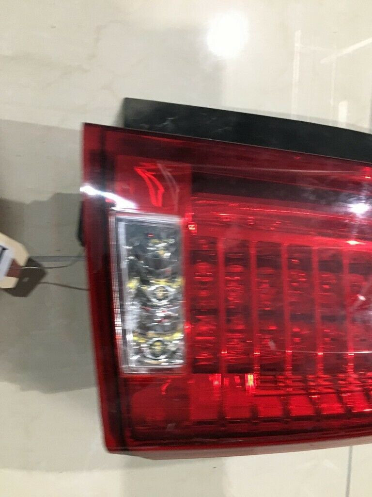 Tail light Damaged Led Right RH Passenger Cadillac CTS Sedan 2008-2014 Original