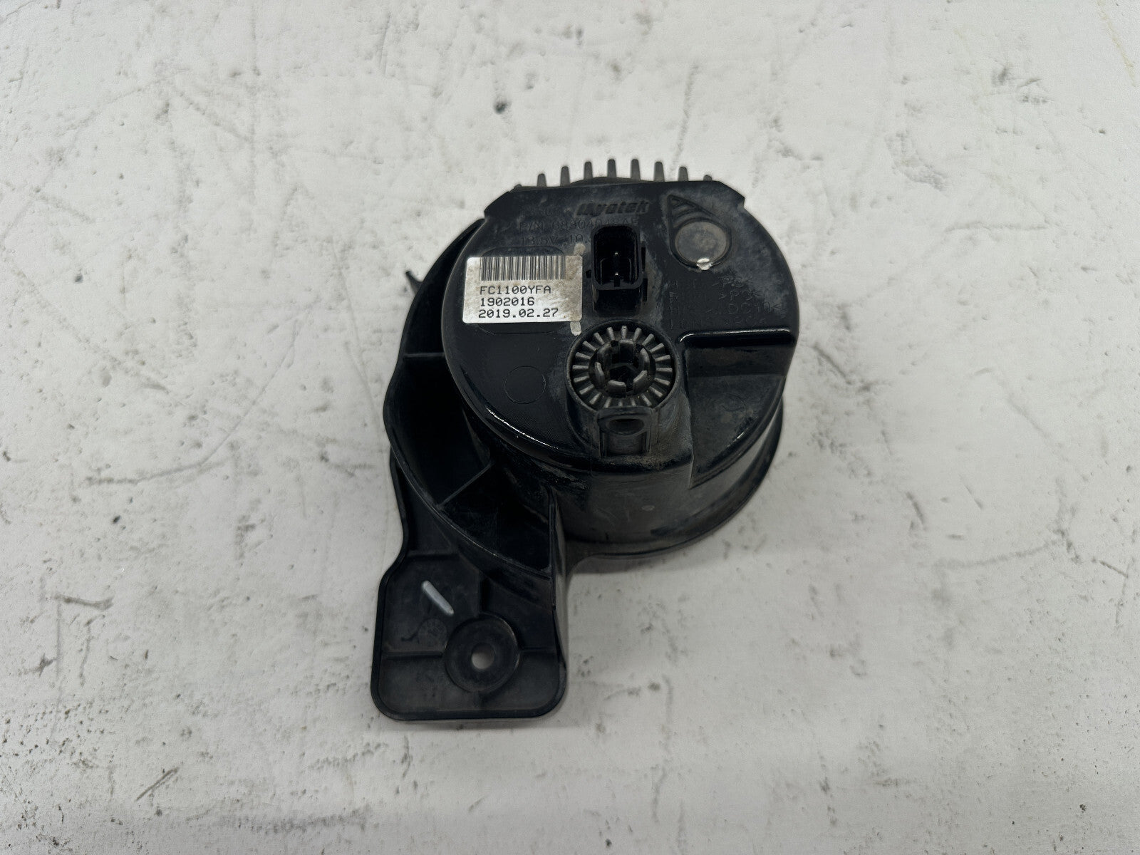 Fog light Damaged Passenger RH 2018-2021 Jeep Wrangler Gladiator 68304048AF OEM