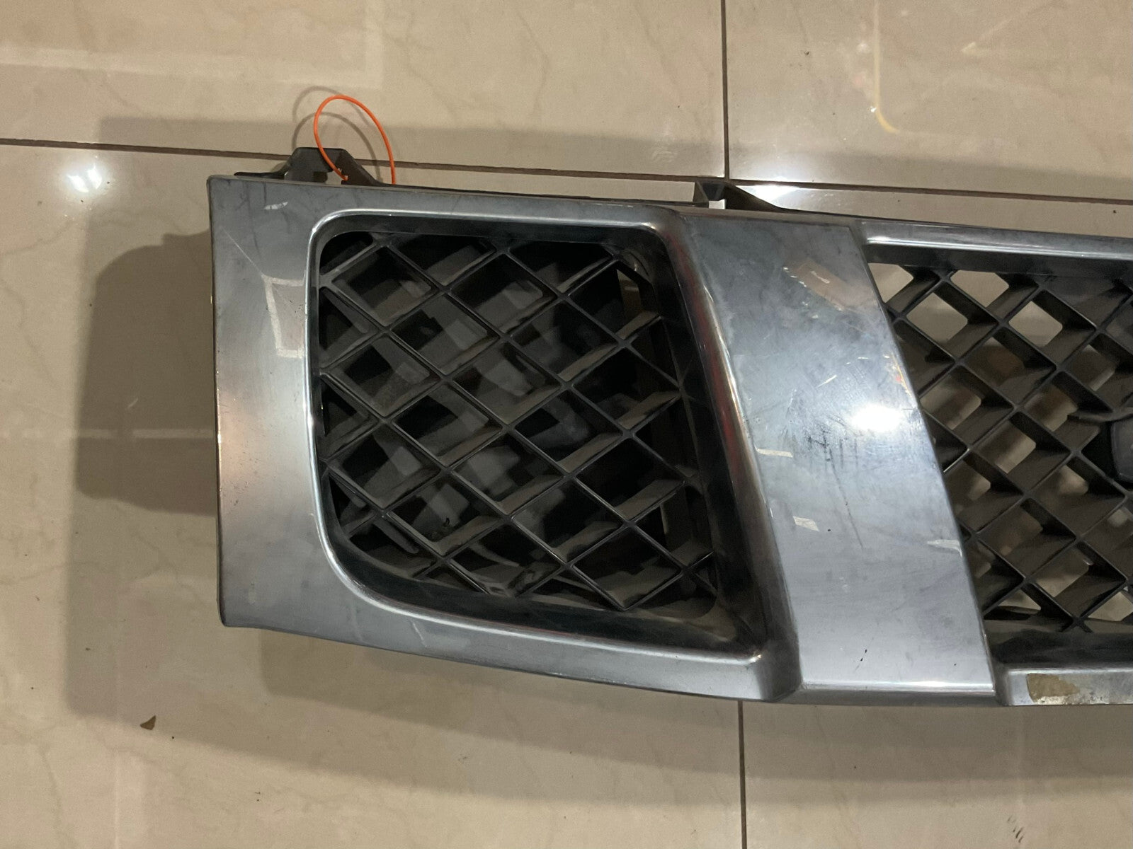 Grill Grille Black And Silver 2005 2006 2007 Nissan Pathfinder OEM