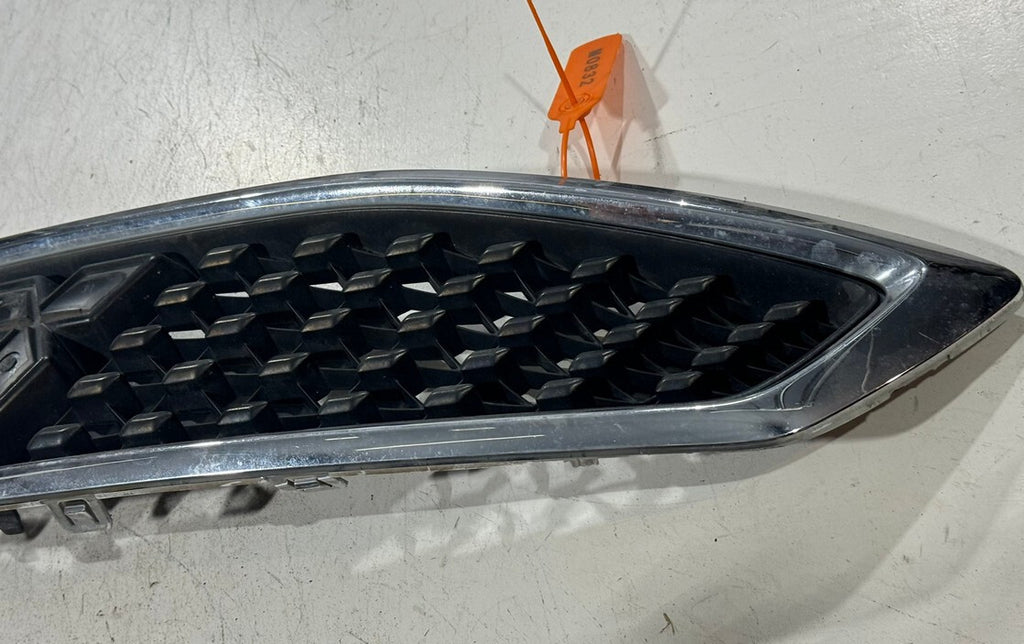 Grill Grille Black/Silver Trim Mitsubishi Mirage 2017-2020 6402A380 OEM