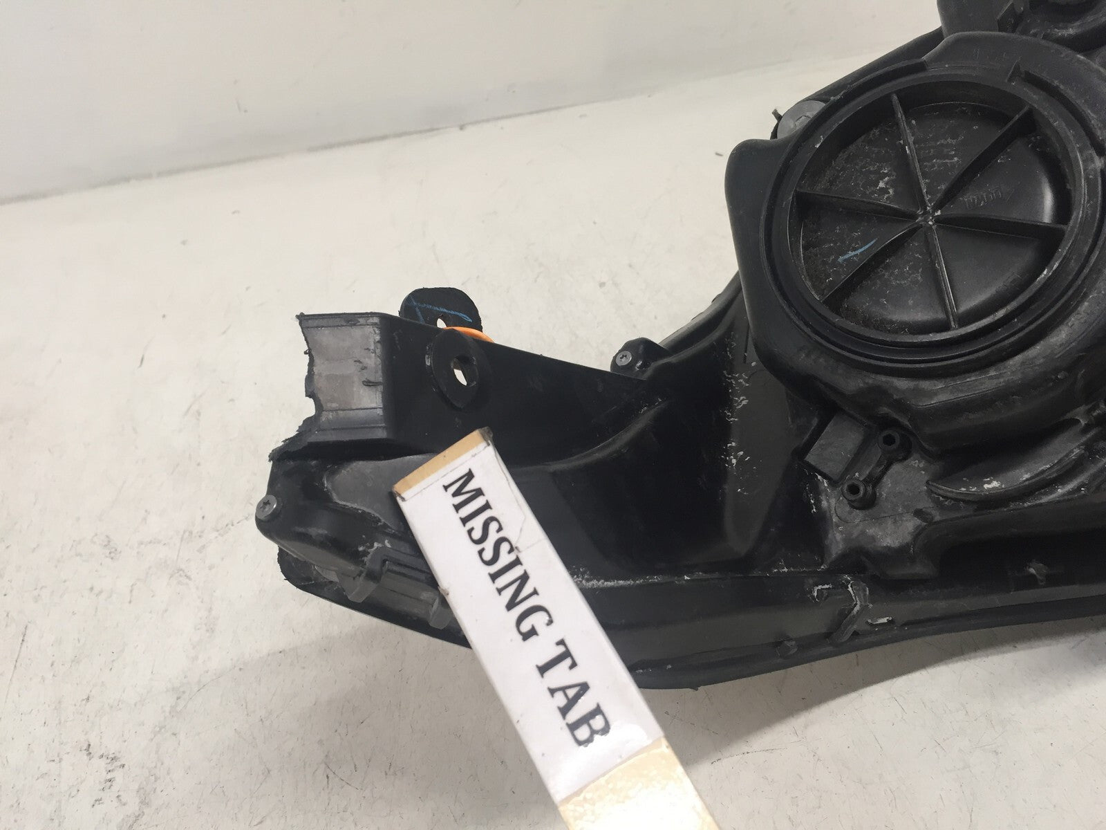 Headlight Damaged Left Driver LH Cadillac SRX 2010-2016 948327-0 OEM2