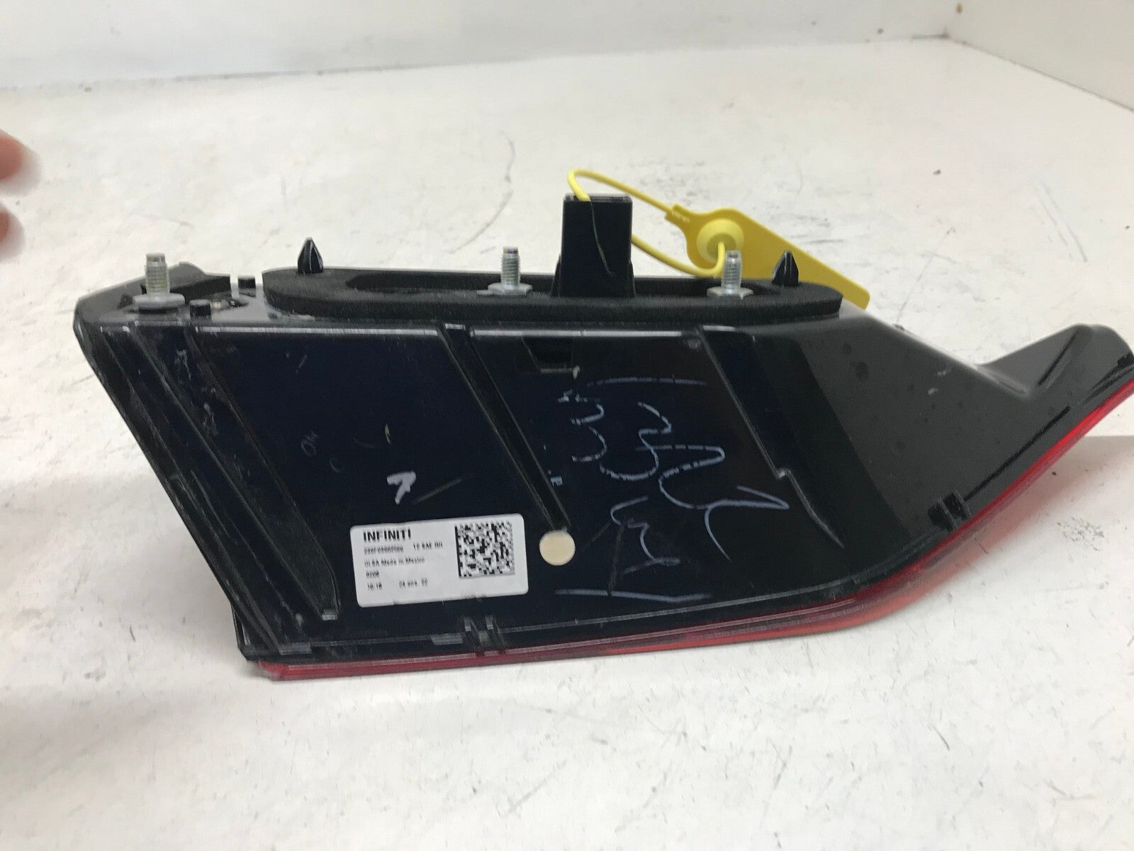 Tail light Damaged Passenger RH Right 2019 - 2023 Infiniti Qx50 265505NA1A OEM