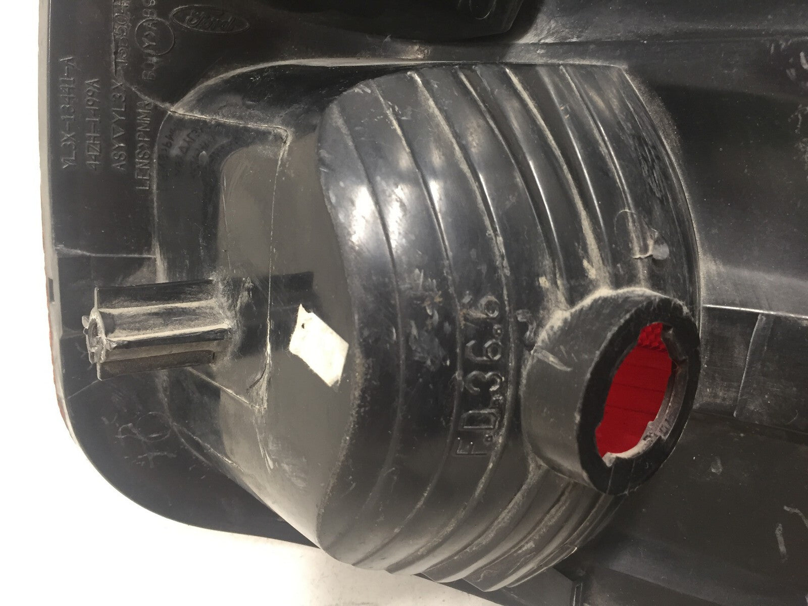 Taillight Damaged Tail Lamp Driver Rear Left LH Ford Pickup Truck F150 00-04 OEM