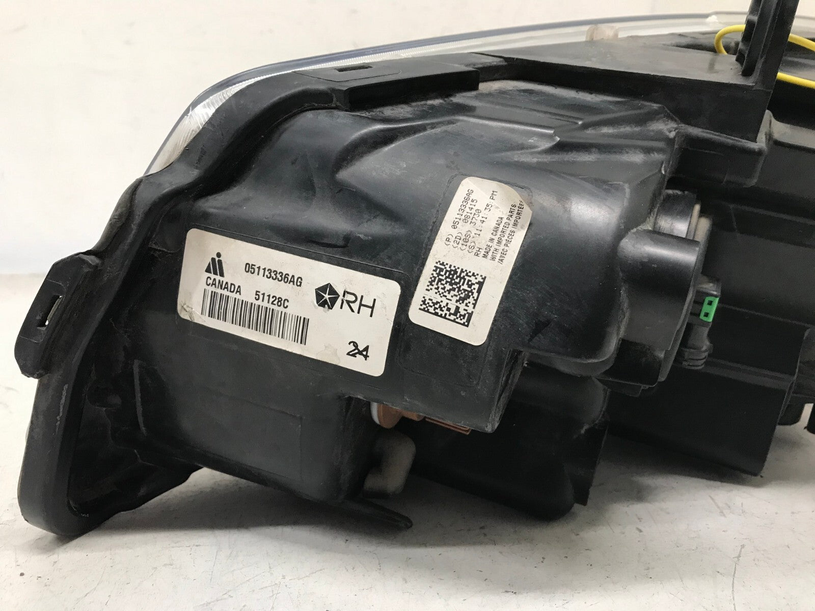 Headlight Damaged Right RH 08-16 Chrysler Town & Co 11-20 Caravan 5113336AG OEM