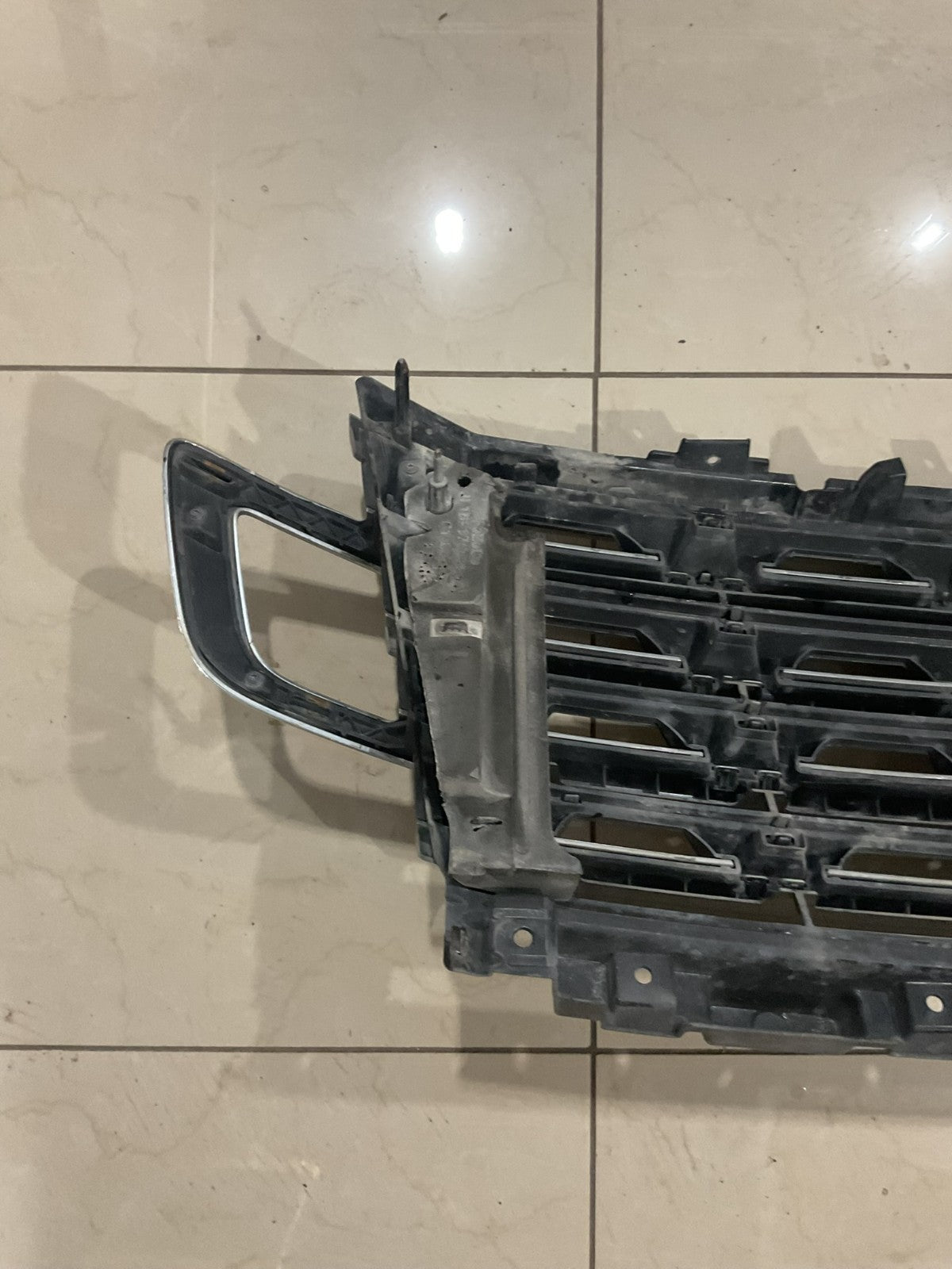 Grille Grill Black/Silver 2018-2021 Ford Expedition CAPA