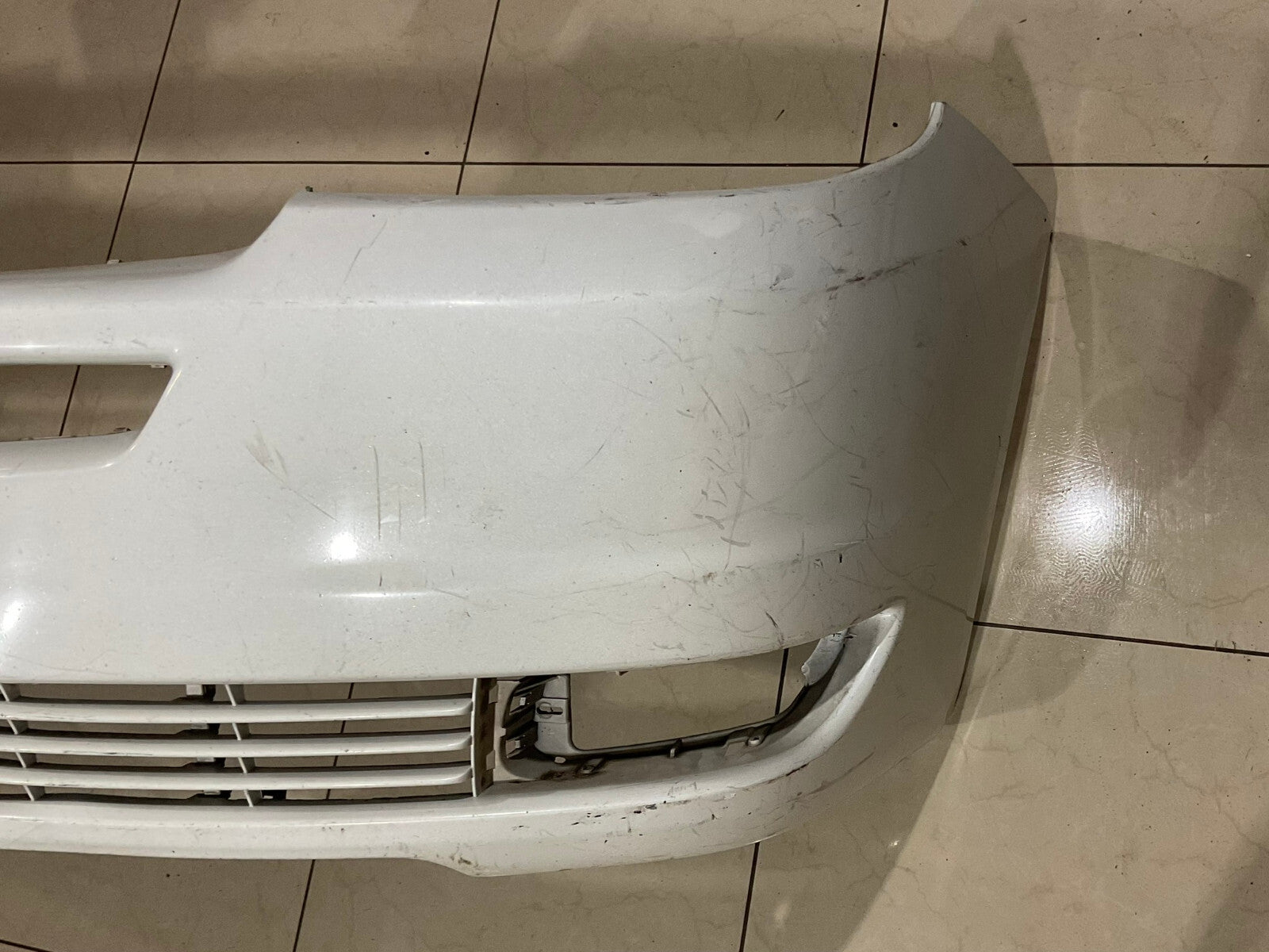 Front Bumper Cover White 2004-2005 Toyota Sienna 52119-WL500 OEM