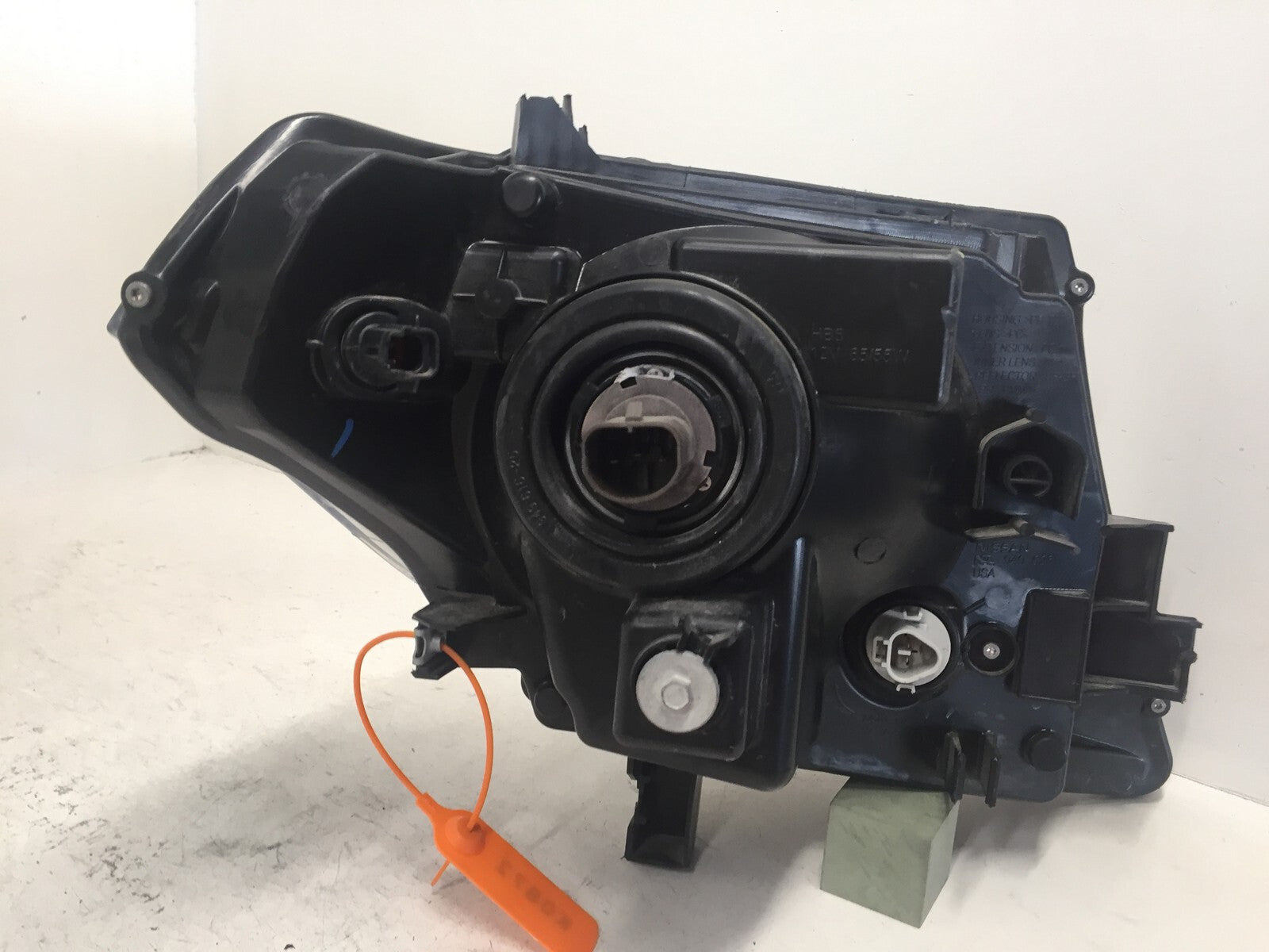 Halogen Headlight Damaged Left Driver LH Nissan Frontier 2009-2019 OEM