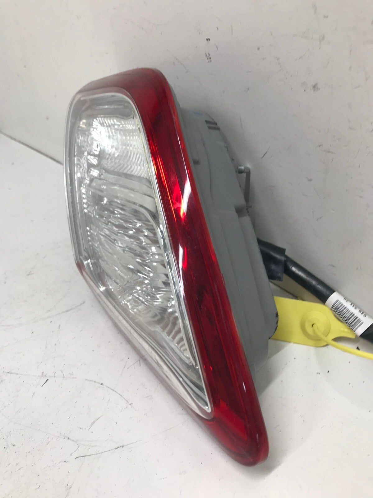 Tail light Damaged Left Driver LH Toyota Camry 2010-2011 8158133170 OEM