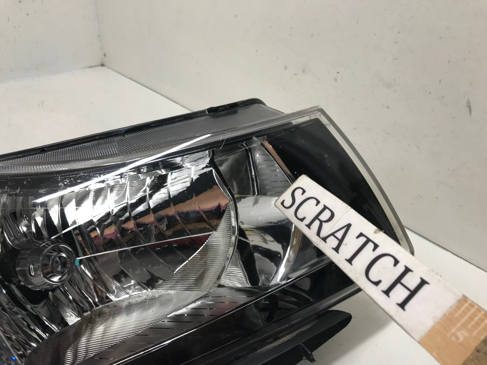Headlight Damaged Right RH Passenger 11-15 Chevrolet Cruse CAPA