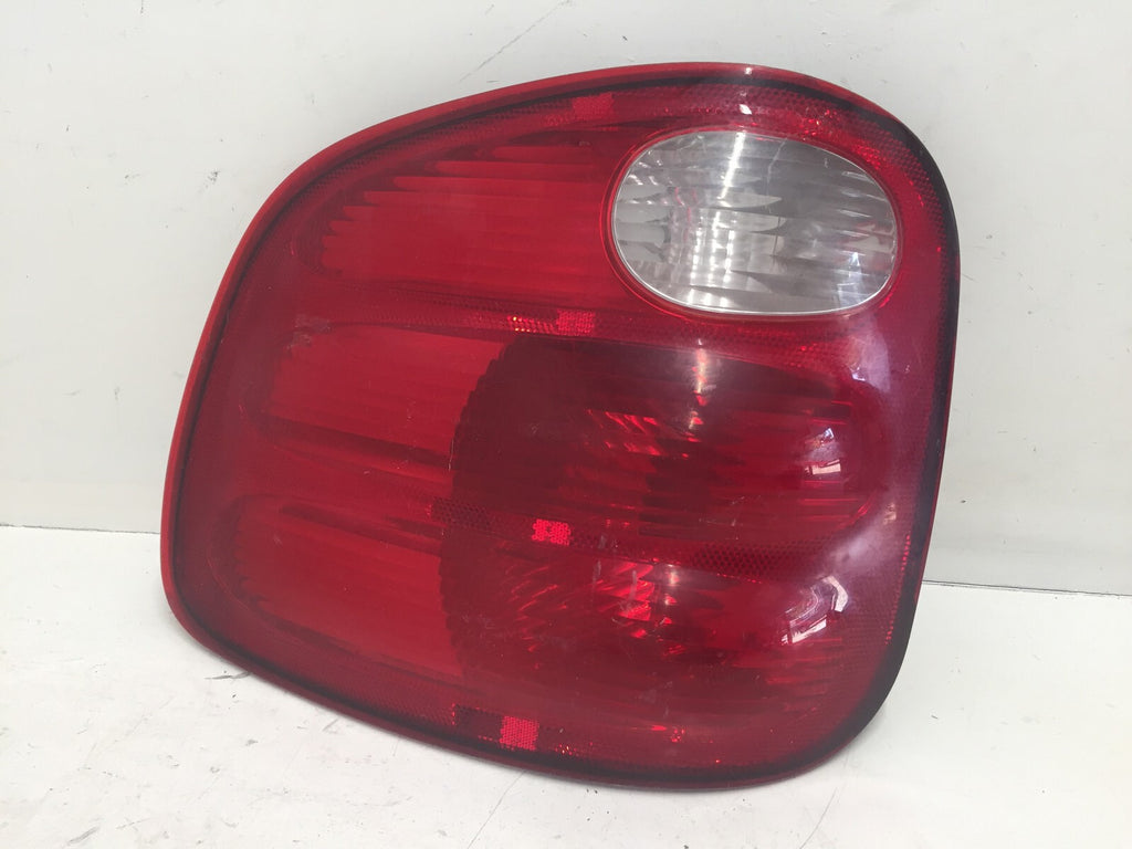Taillight Damaged Tail Lamp Driver Rear Left LH Ford Pickup Truck F150 00-04 OEM