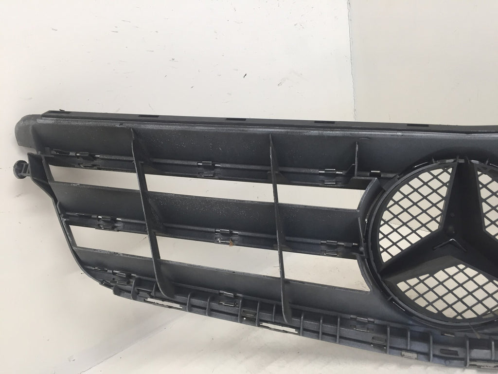 Grille Grill Mercedes C Class C250 C300 2008-2012 A2048800023 OEM