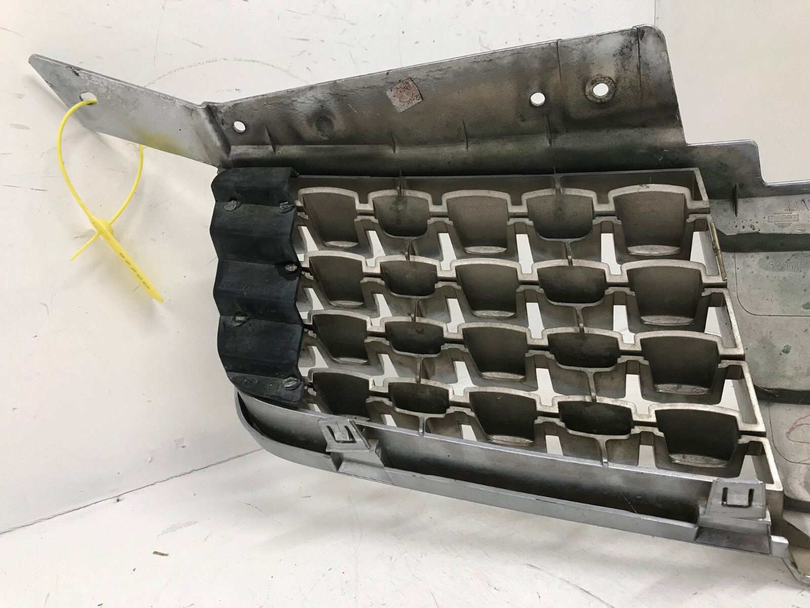 Grille Grill 2004-2006 Nissan Maxima 62070-7Y000 OEM