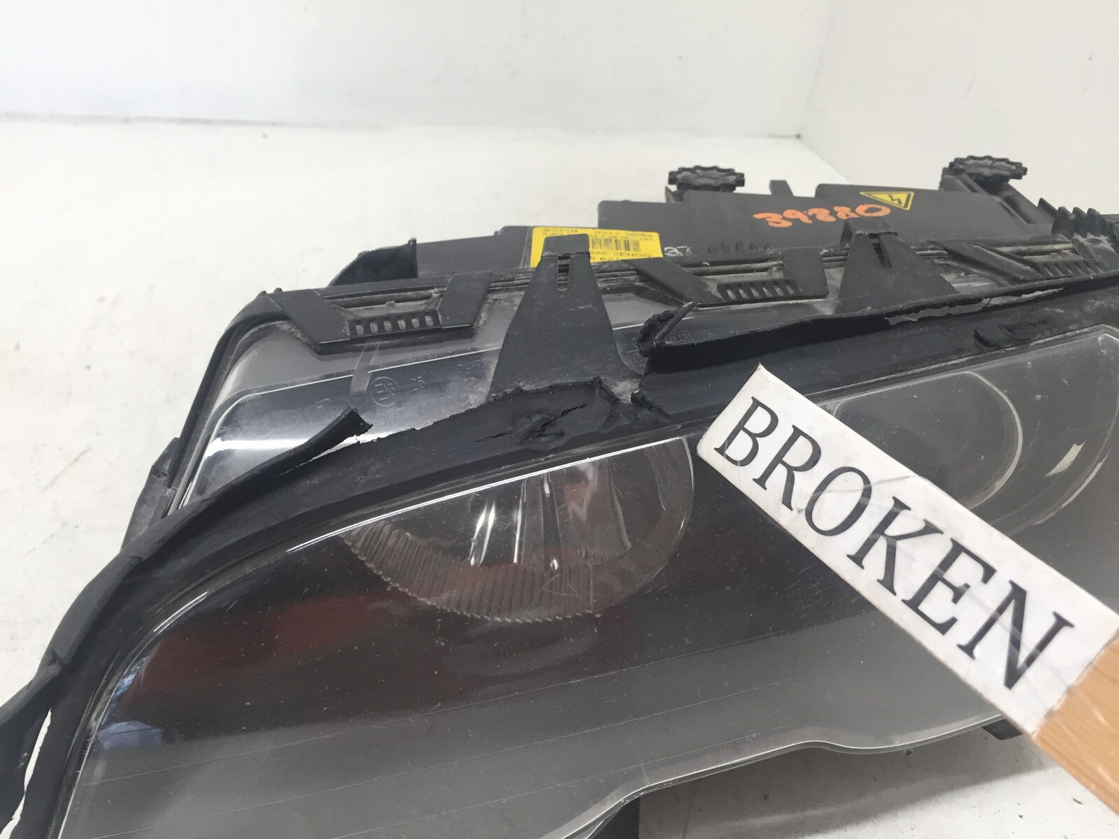 Xenon Headlight Damaged Driver LH BMW 325CI 323CI Coupe 00-03 1305621771 OEM