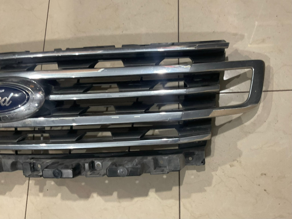 Grille Grill Black/Silver 2018-2021 Ford Expedition CAPA