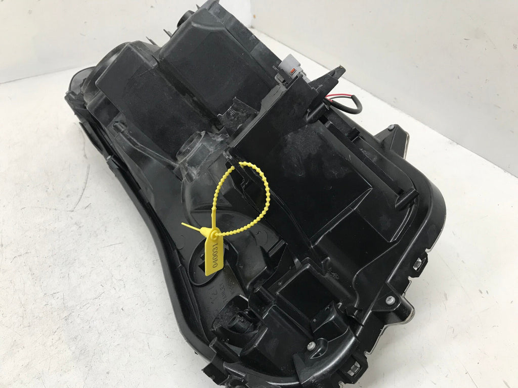 Headlight Damaged Right RH Passenger Toyota RAV4 2016 2017 2018 81110-0R080 OEM