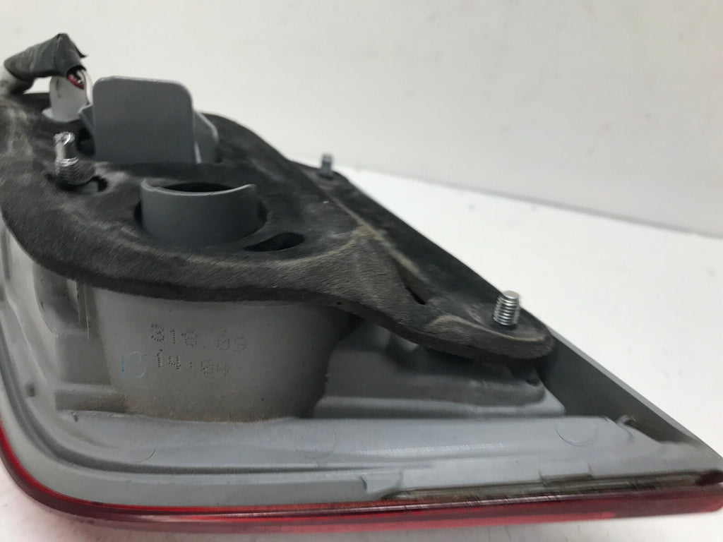 Tail light Damaged Passenger RH Toyota Camry Hybrid 2010-2011 8158133170 OEM