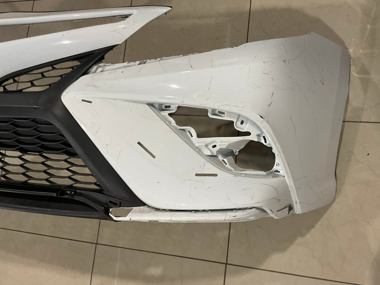 Front Bumper Cover White Toyota Camry XSE SE Hybrid SE 2018-20 52119++06E20 OEM