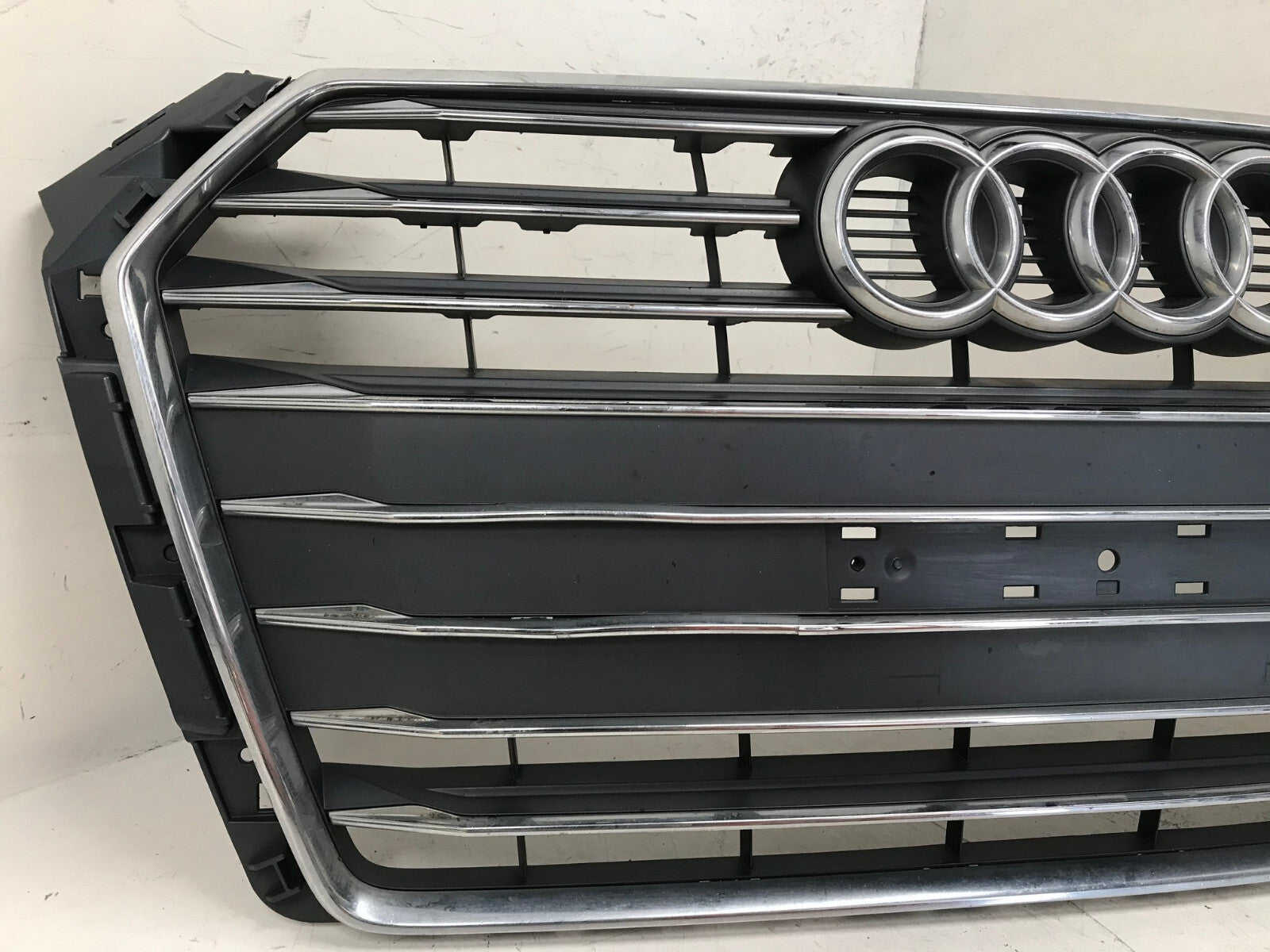 Grille Grill 2018 2019 Audi A4 Sedan 8W0-853-651 OEM