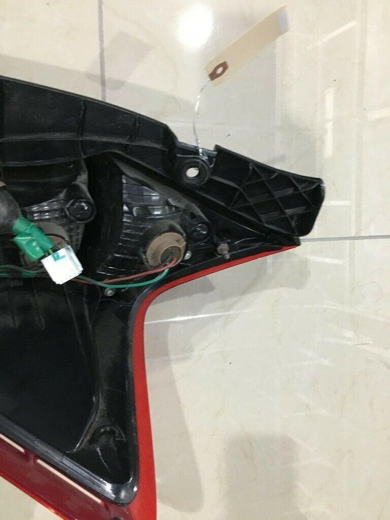 Tail light Damaged Lamp LH Driver NISSAN VERSA NOTE HBACK 14-16 265553WC0A OEM