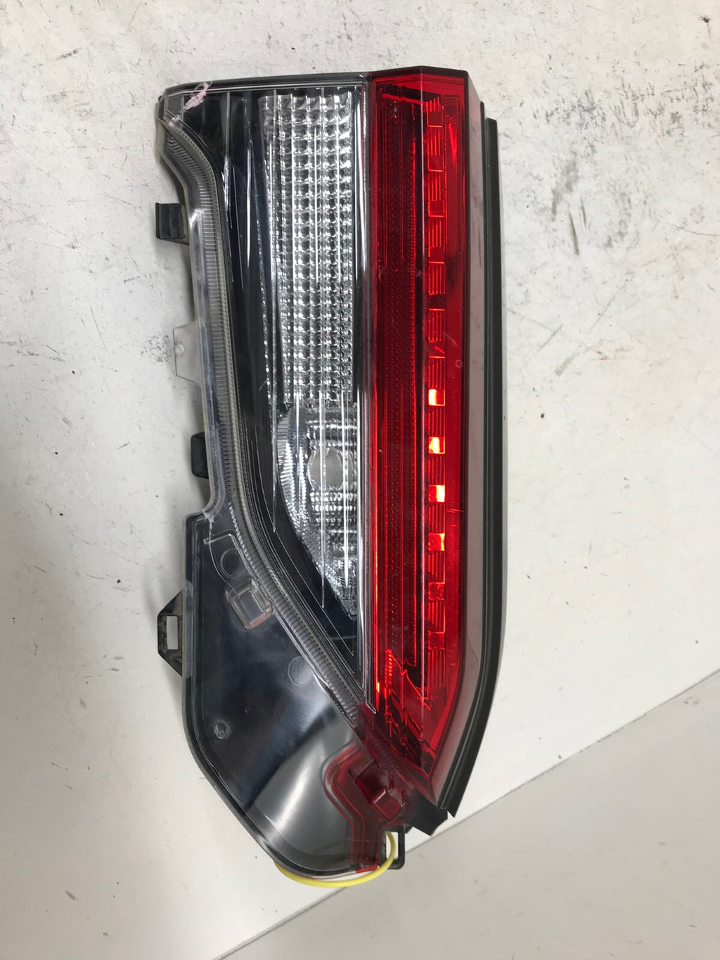 Tail light Damaged LH Driver 2019 2020 2021 Toyota RAV4 81590-42120 OEM
