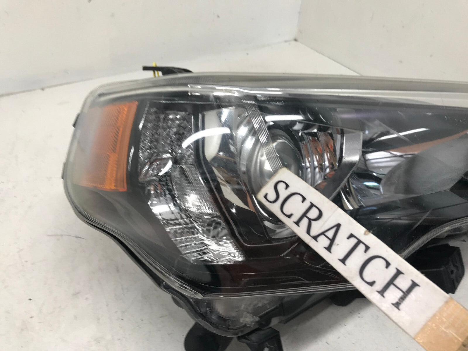 Headlight Damaged Passenger Right RH Toyota 4Runner 2014-2018 8113035541 OEM