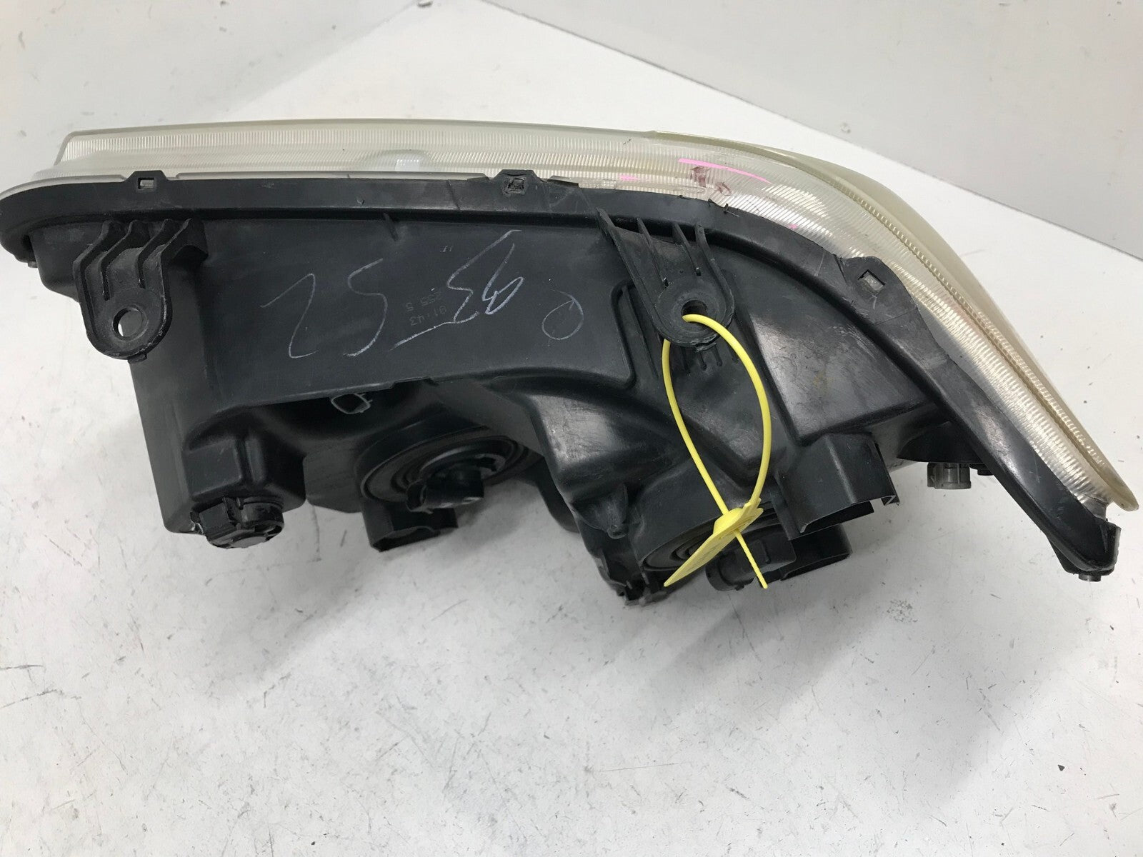 Headlight Damaged Passenger RH Right 81110-0C070 OEM