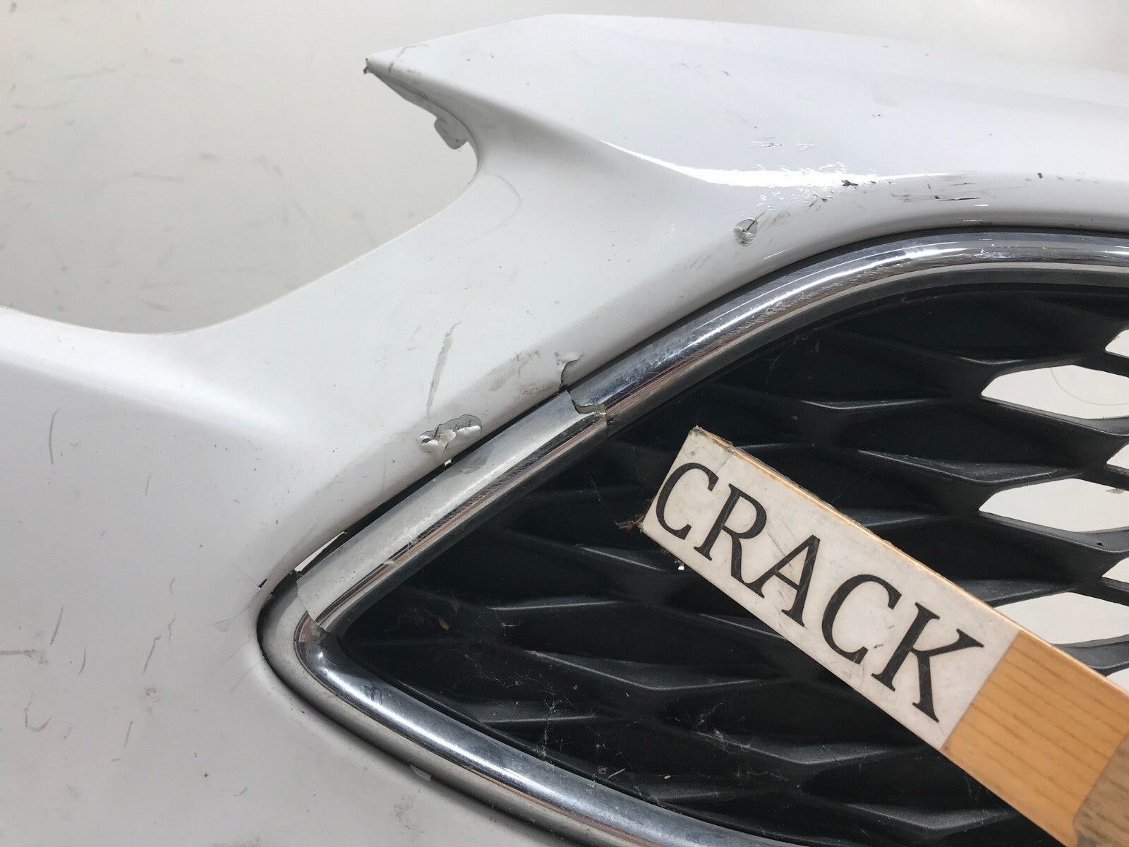 Front Bumper Cover White Ford Focus S SE 2015-2018 F1EB-17757-CF OEM