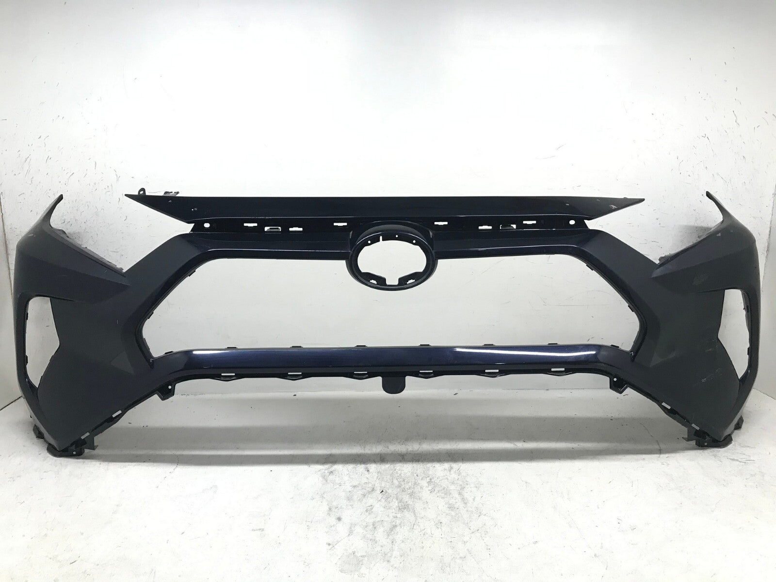 Front Bumper Cover 8X8/PT39 2019-21 Toyota RAV4 LE/XLE/Hybrid LE 52119-0R200 OEM