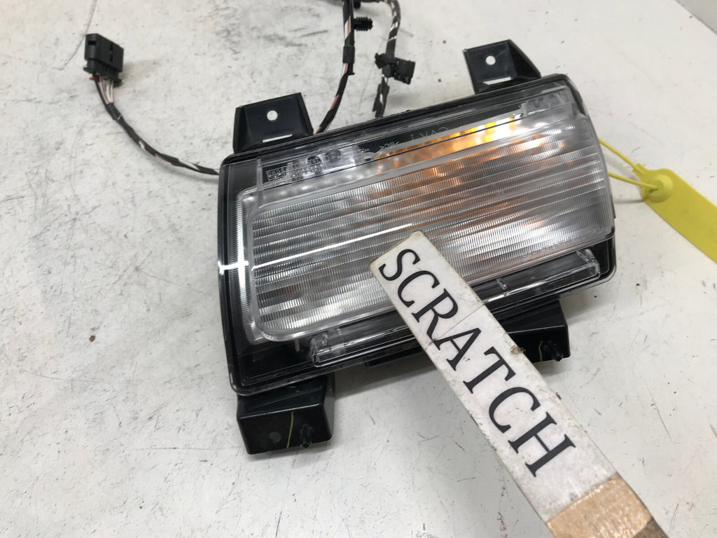 Parking light Damaged Lamp LH Driver Jeep Wrangler 2018-2023 68307245AH OEM