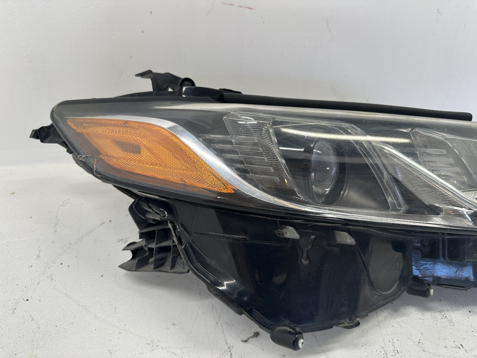 Headlight Damaged Right Passenger RH 2018 - 2021 Toyota Camry 81110-06C40 OEM