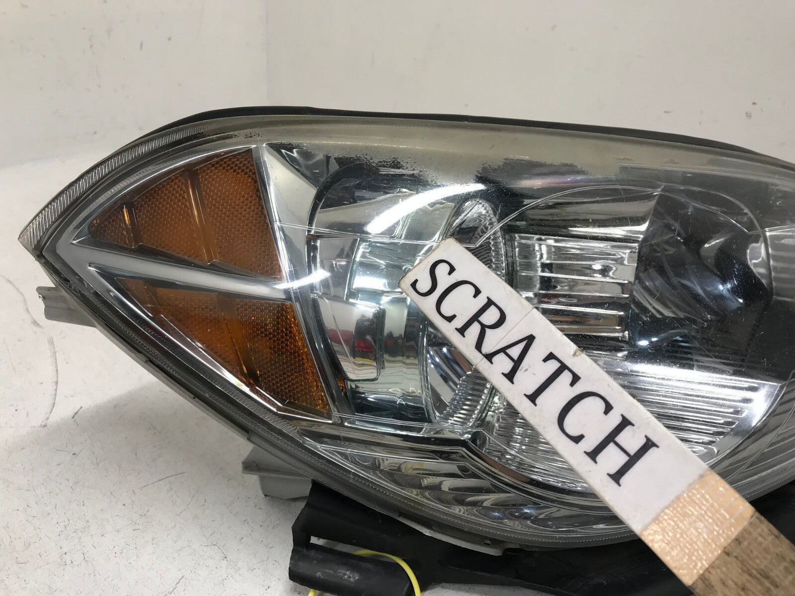 Headlight Damaged Right RH Passenger Chevy Malibu 2008-2012 16580006-B OEM