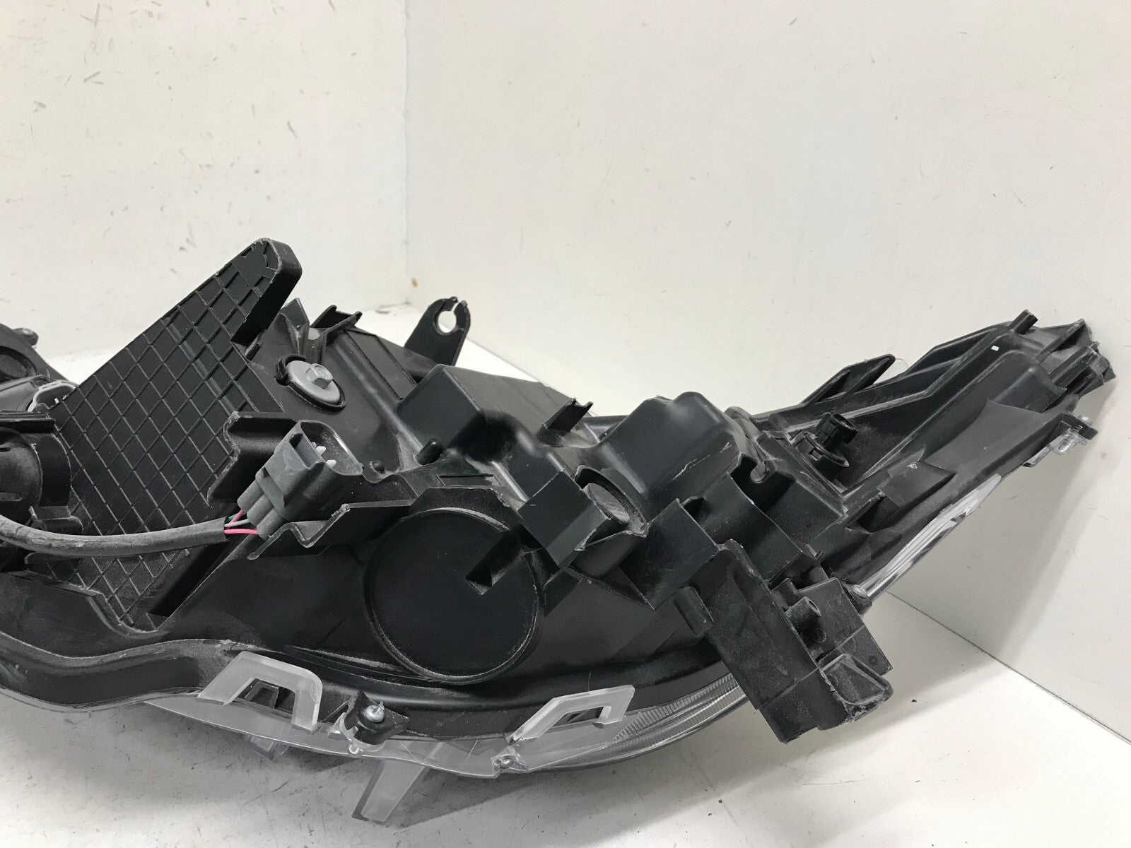 Headlight Damaged Passenger RH Right 2019 2020 2021 RAV4 81130-42812 OEM