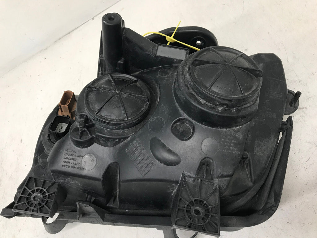 Headlight Damaged Halogen Right RH Passenger Chevrolet Camaro 14-15 23187850 OEM