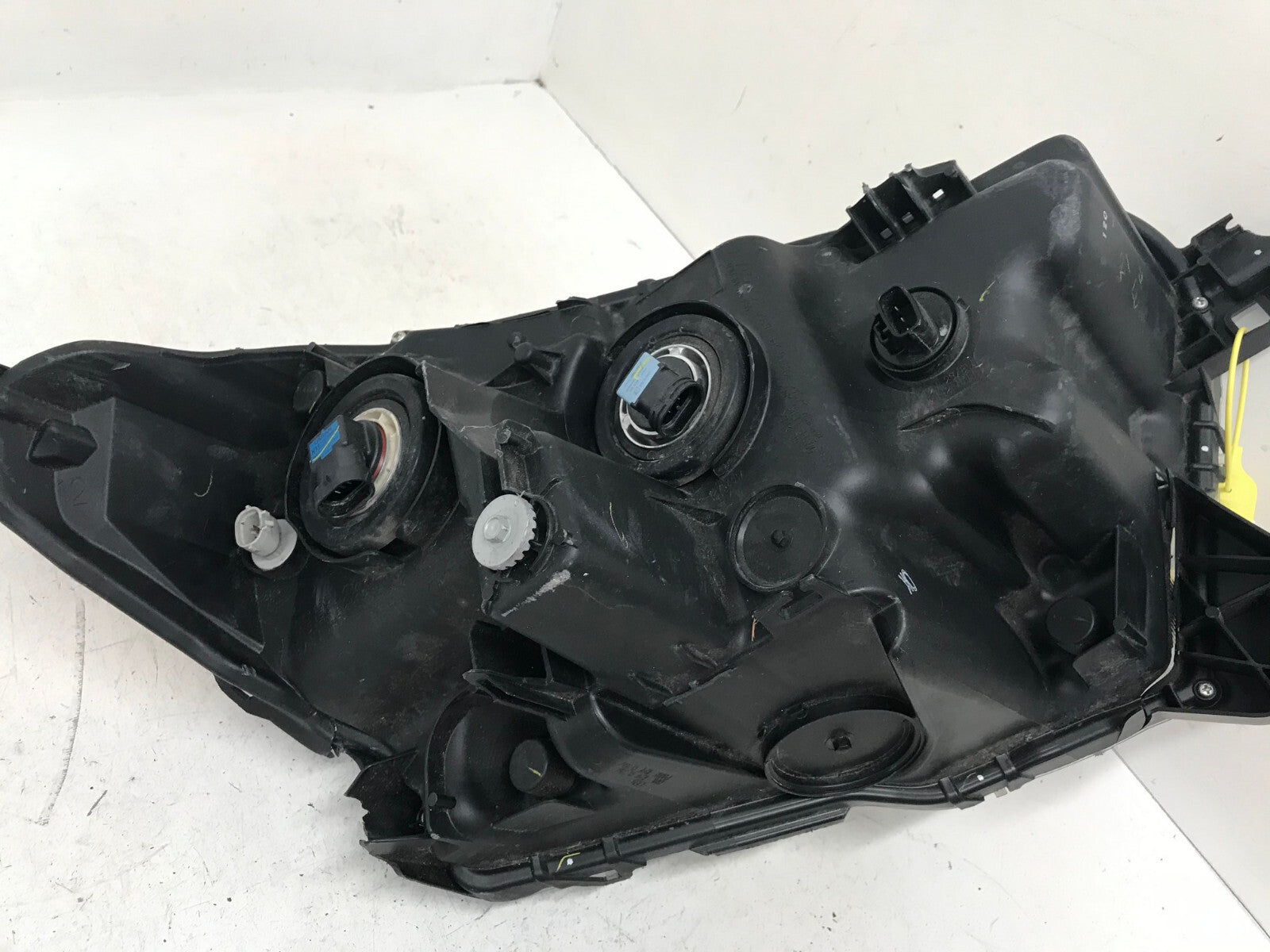 Headlight Damaged Left Driver LH Toyota Tacoma 2016-2018 8115004250 OEM