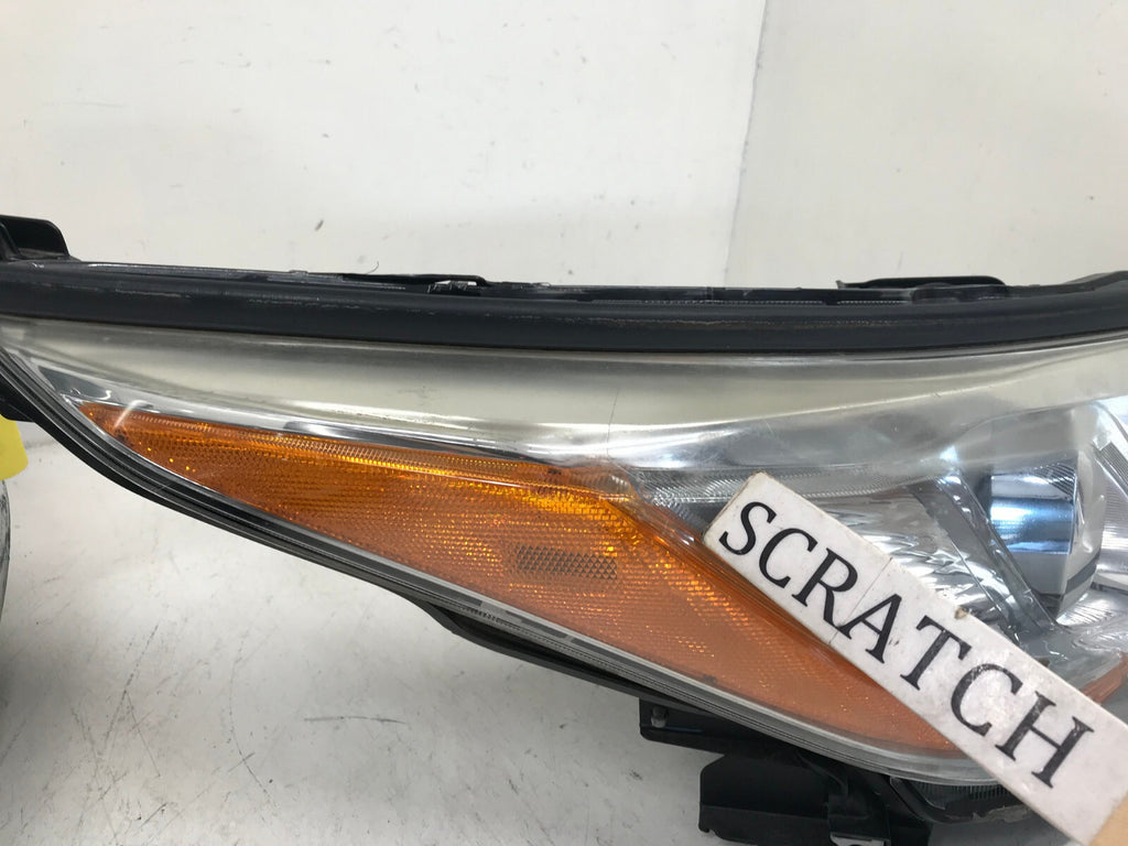 Headlight Damaged Passenger Right RH Toyota Highlander 2014-2016 811100E250 OEM