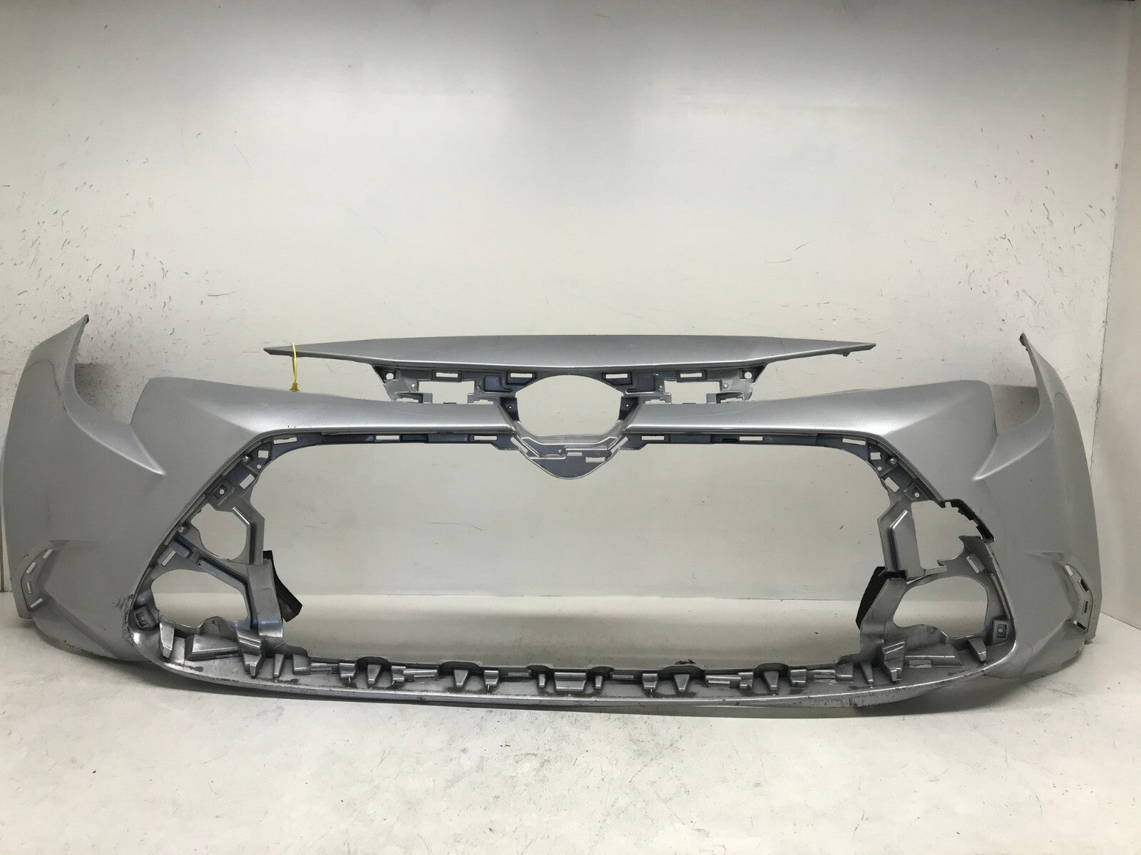 Front Bumper cover Toyota Corolla Sedan L/XLE/Hyb Silver 20 21 52119-12G00 OEM6
