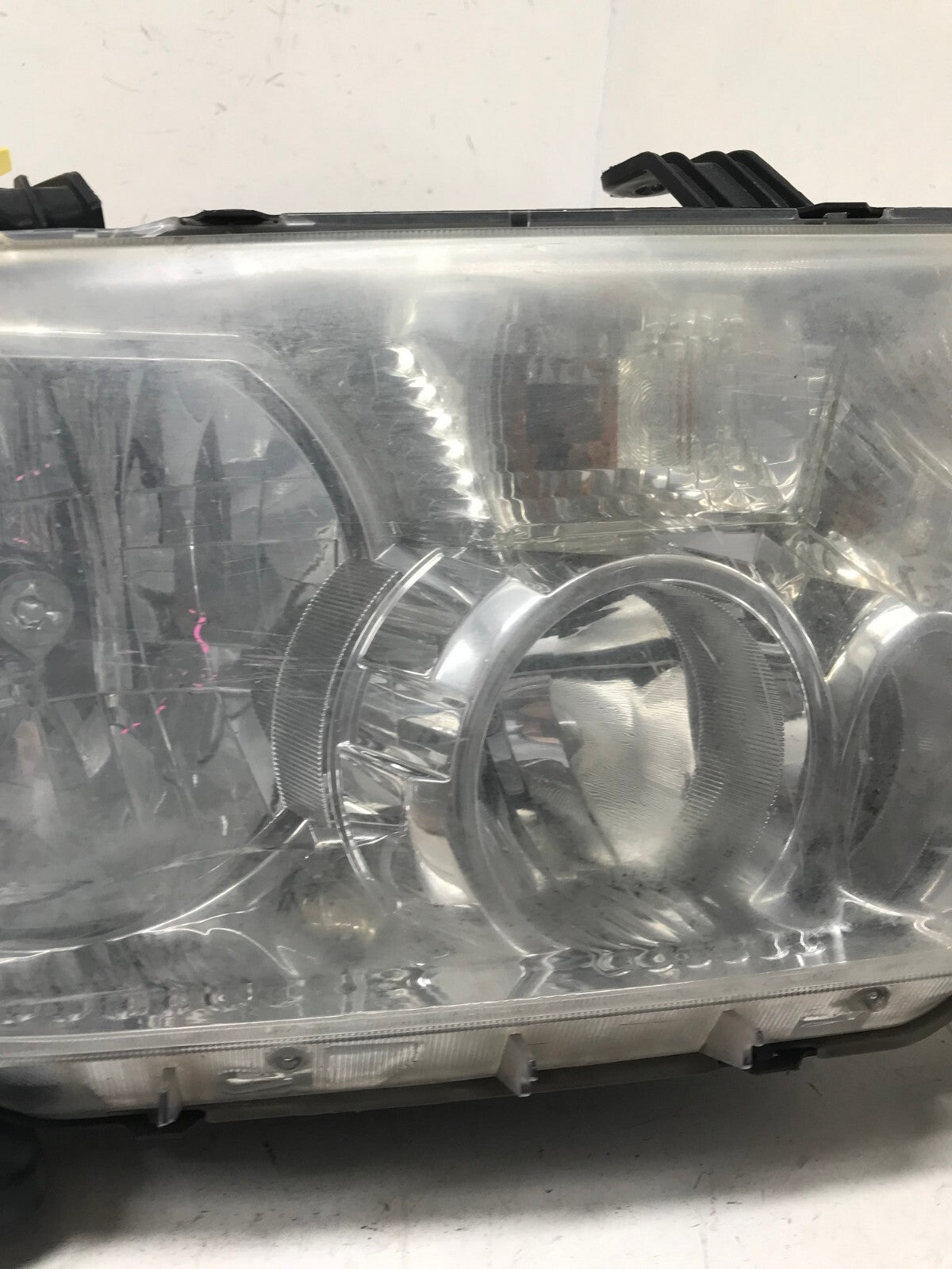 Headlight Damaged Passenger RH Right 81110-0C070 OEM