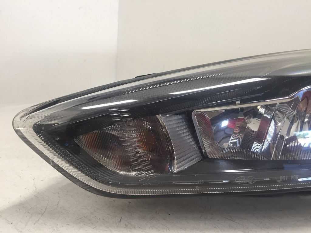 Halogen Headlight Damaged Left Driver LH Ford Focus 2015-2018 F1EB-13W030-J OEM