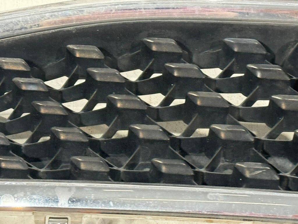 Grill Grille Black/Silver Trim Mitsubishi Mirage 2017-2020 6402A380 OEM