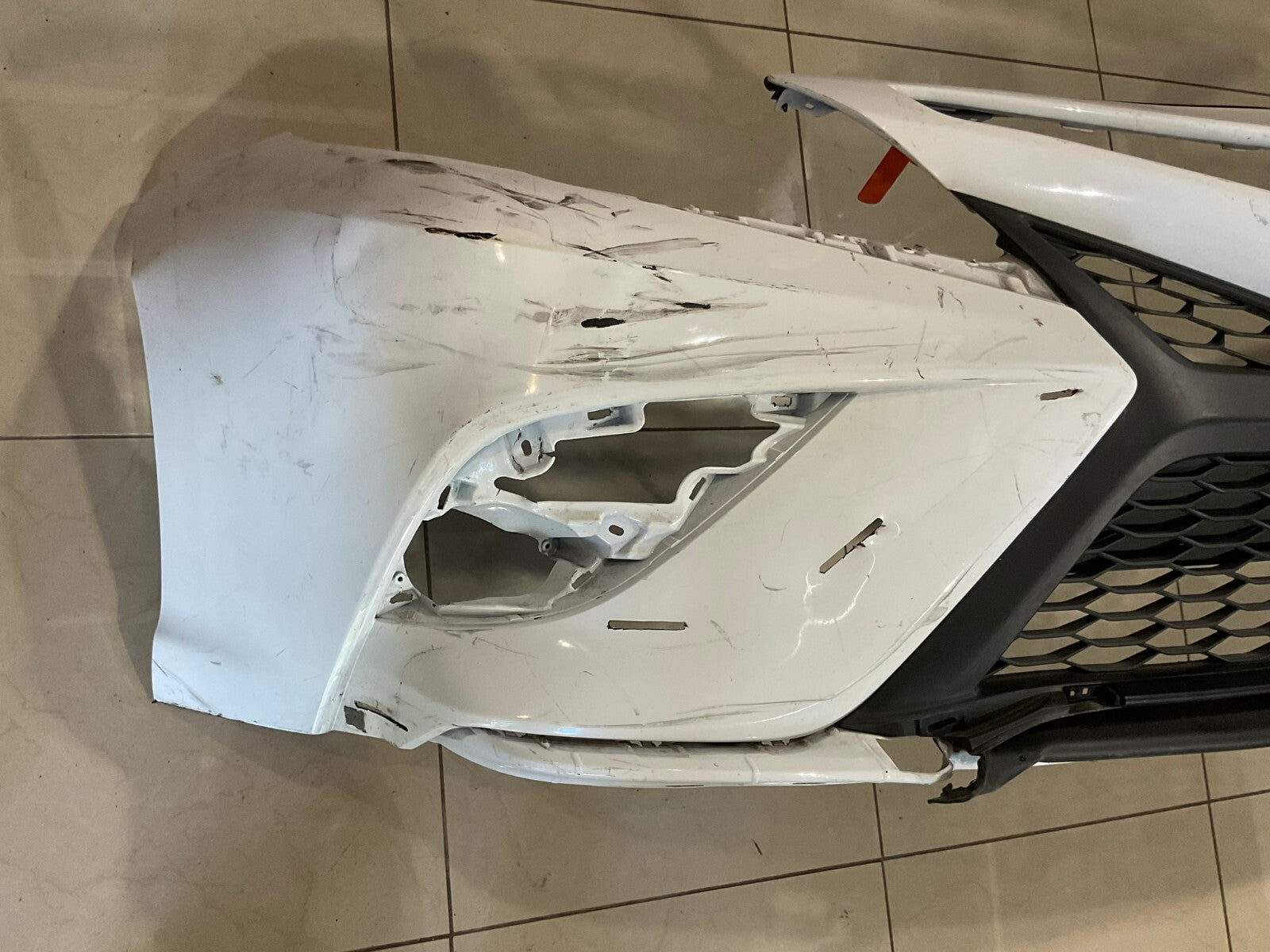 Front Bumper Cover White Toyota Camry XSE SE Hybrid SE 2018-20 52119++06E20 OEM