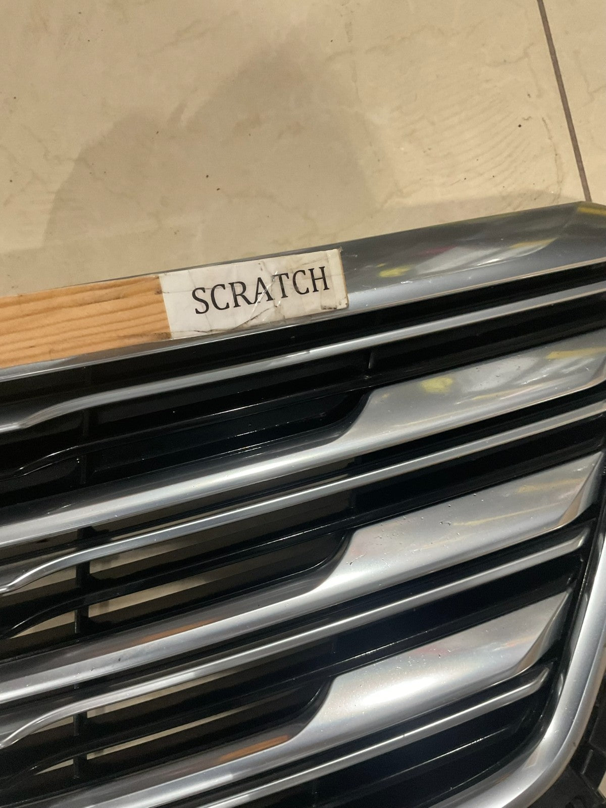 Grill Grille Silver/Black 2017-2019 Cadillac XT5 84107964 OEM