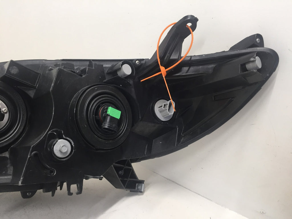 Headlight Damaged Passengers Right RH Toyota Sienna 11-20 8111008030 OEM