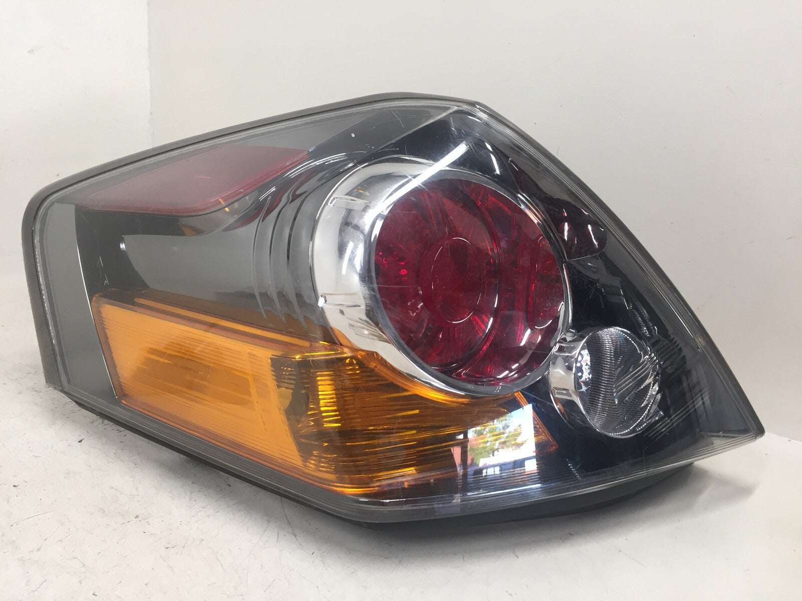 Outer Tail light Damaged Passenger RH Nissan Altima 2007 2008 2009 949 640 OEM