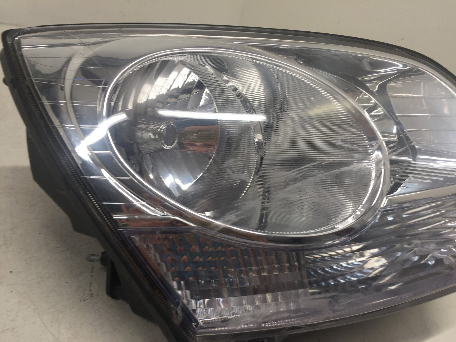 Headlight Damaged Right 2008-2010 Saturn Vue 12-2014 Captiva Sport 2503306 OEM