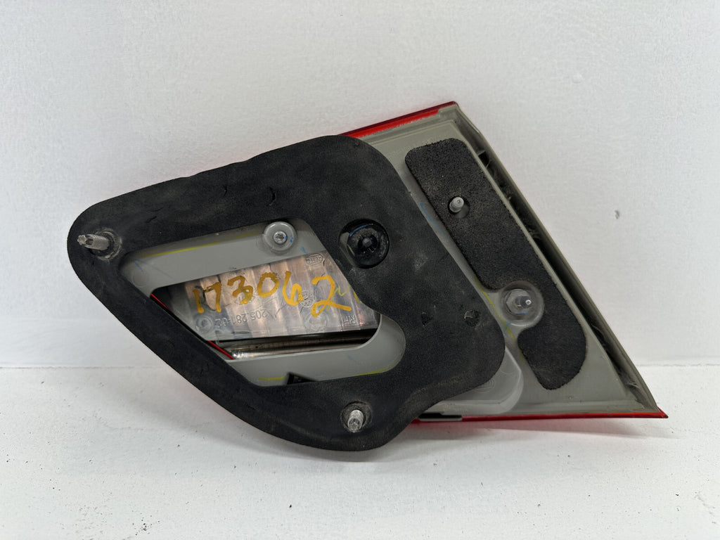 Tail light Damaged Right Passenger RH 16-19 Nissan Sentra 265503YU5A OEM