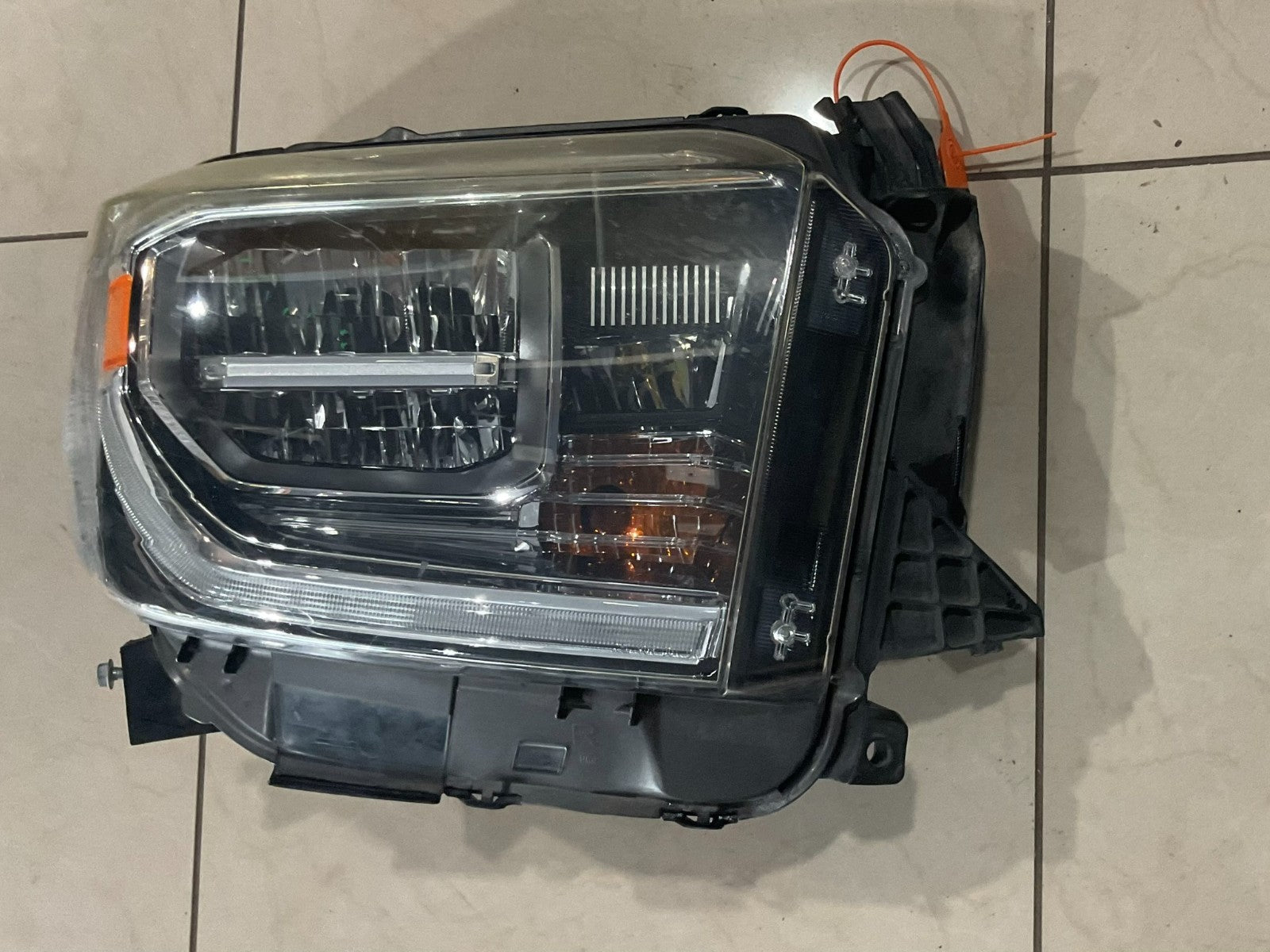 Headlight Right Passenger RH 2018 2021 Toyota Tundra CAPA