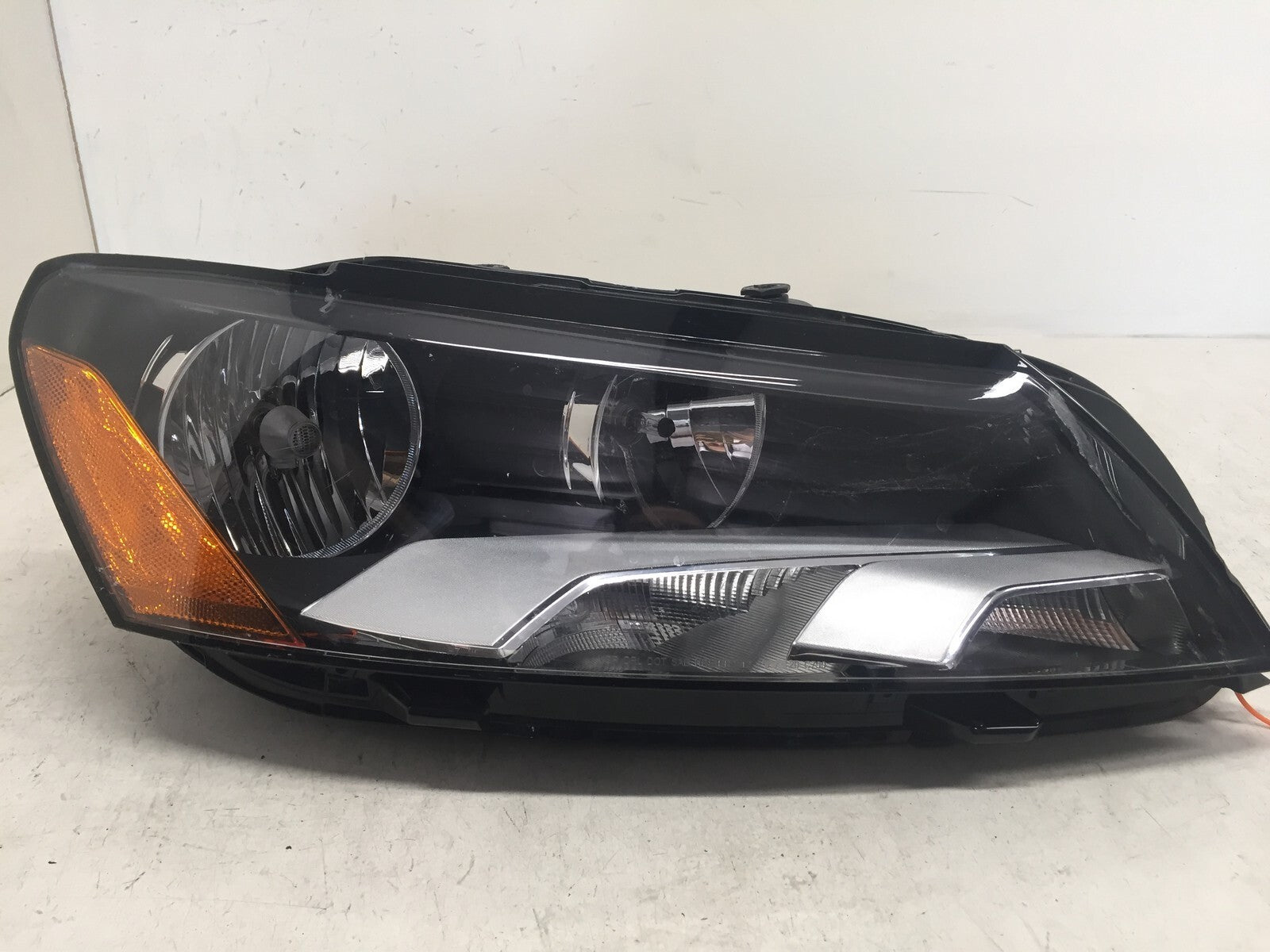 Headlight Damaged Lamp Passenger RH USA type Volkswagen Passat B7 2011-2015 CAPA